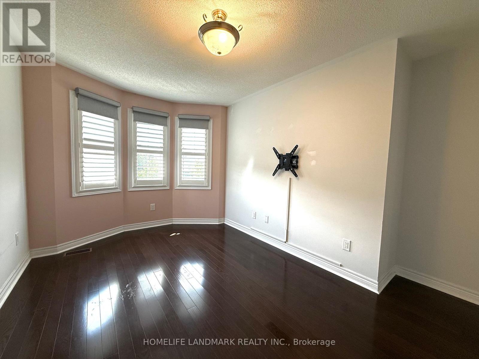 8 Church View Avenue, Markham (Victoria Manor-Jennings Gate), Ontario  L6C 0L6 - Photo 10 - N13813876