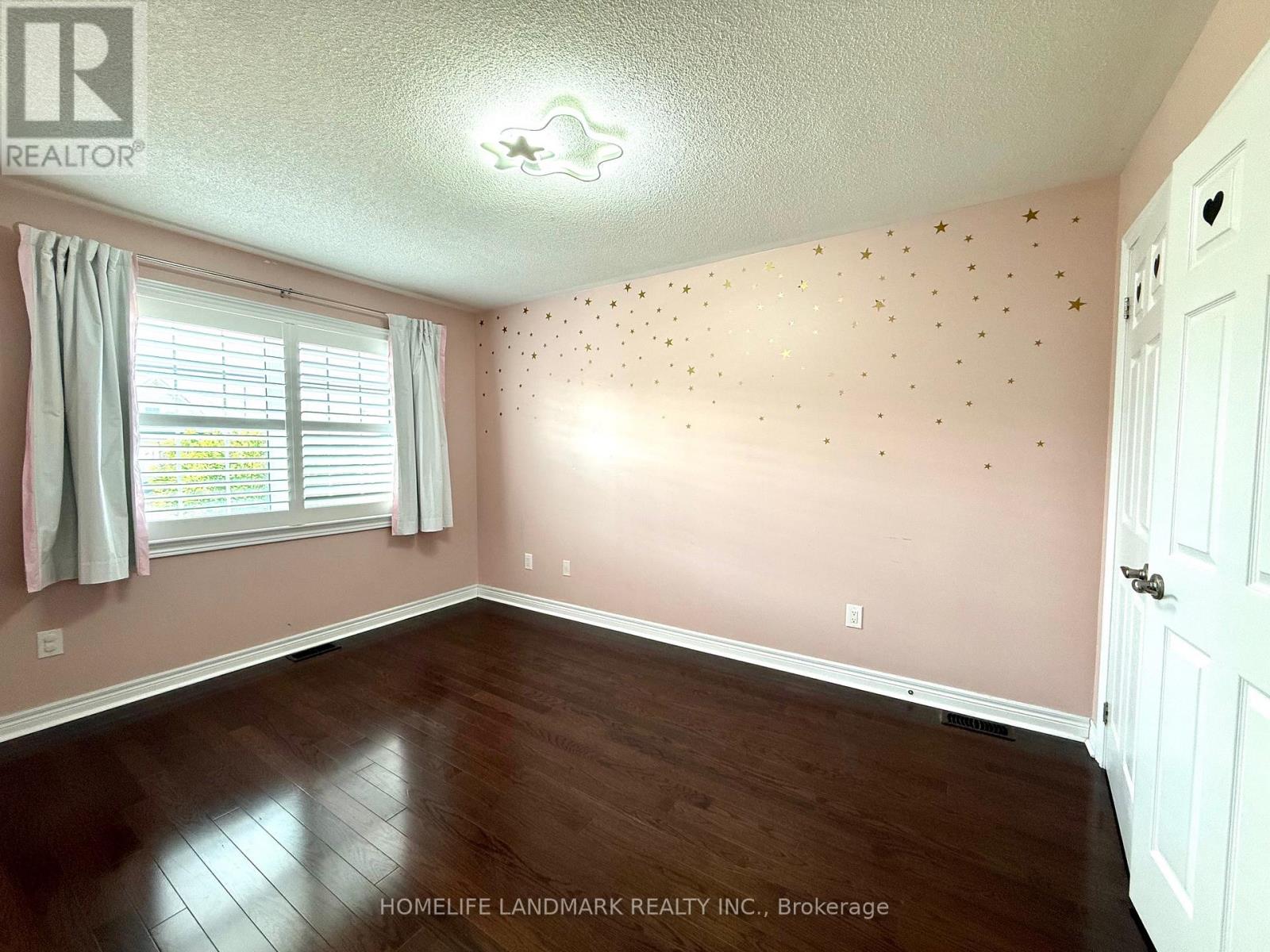 8 Church View Avenue, Markham (Victoria Manor-Jennings Gate), Ontario  L6C 0L6 - Photo 11 - N13813876