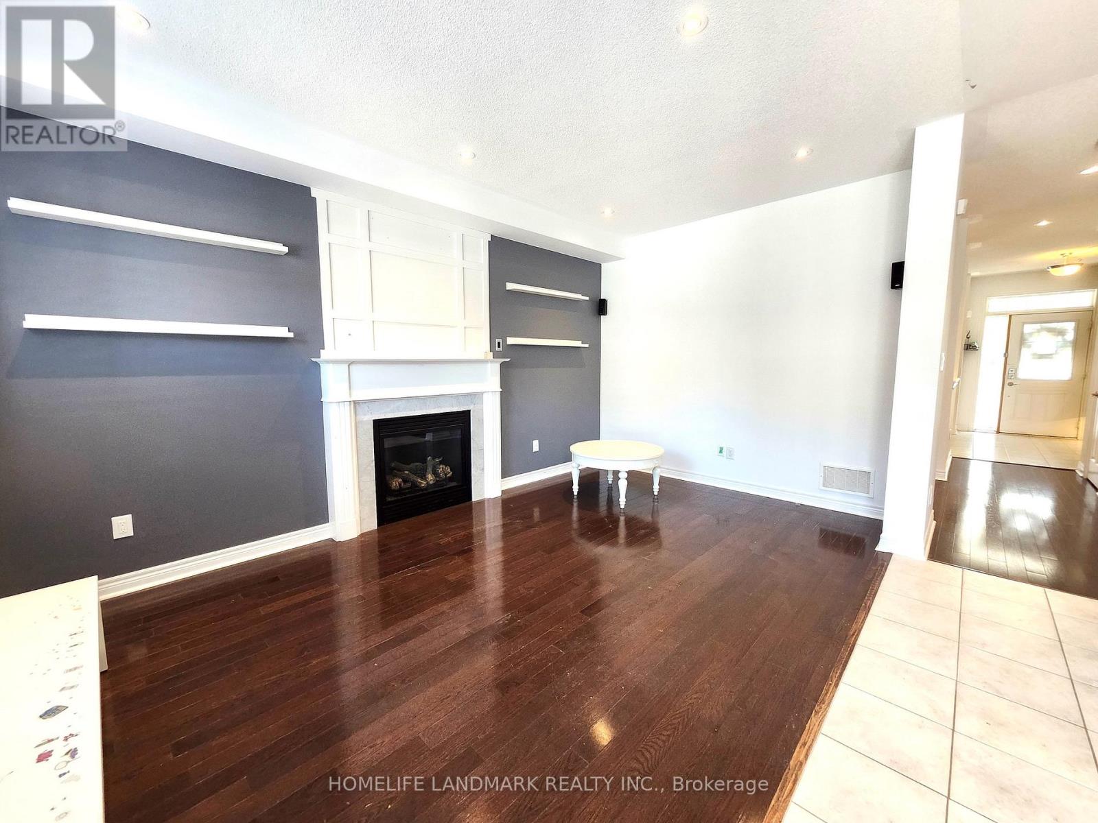 8 Church View Avenue, Markham (Victoria Manor-Jennings Gate), Ontario  L6C 0L6 - Photo 5 - N13813876