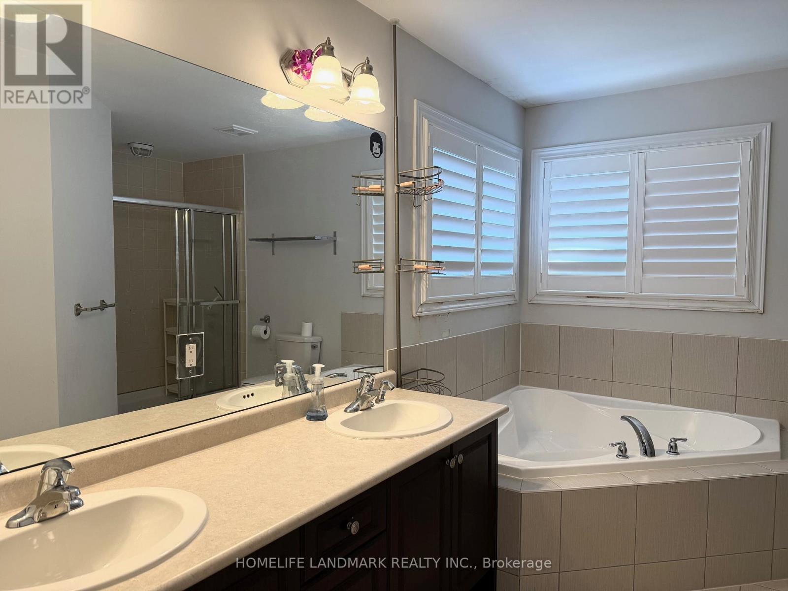 8 Church View Avenue, Markham (Victoria Manor-Jennings Gate), Ontario  L6C 0L6 - Photo 8 - N13813876