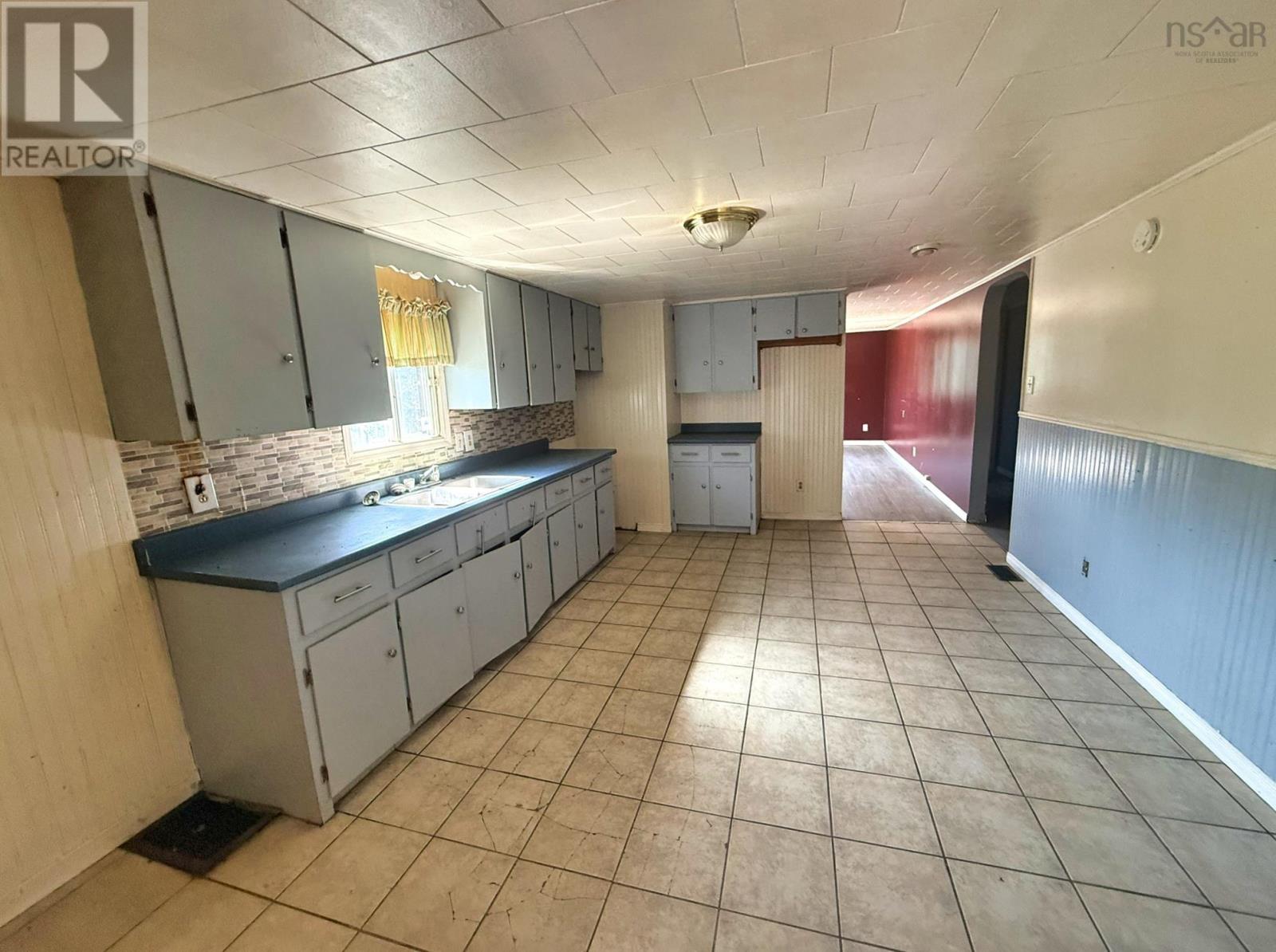 557 St Peters Fourchu Road, Lower L'ardoise, Nova Scotia  B0E 1W0 - Photo 6 - 202624011
