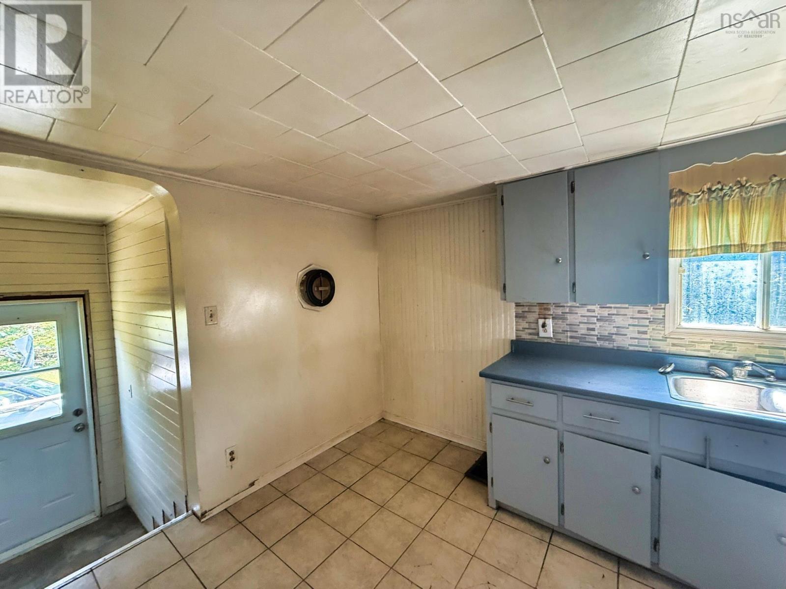 557 St Peters Fourchu Road, Lower L'ardoise, Nova Scotia  B0E 1W0 - Photo 4 - 202624011