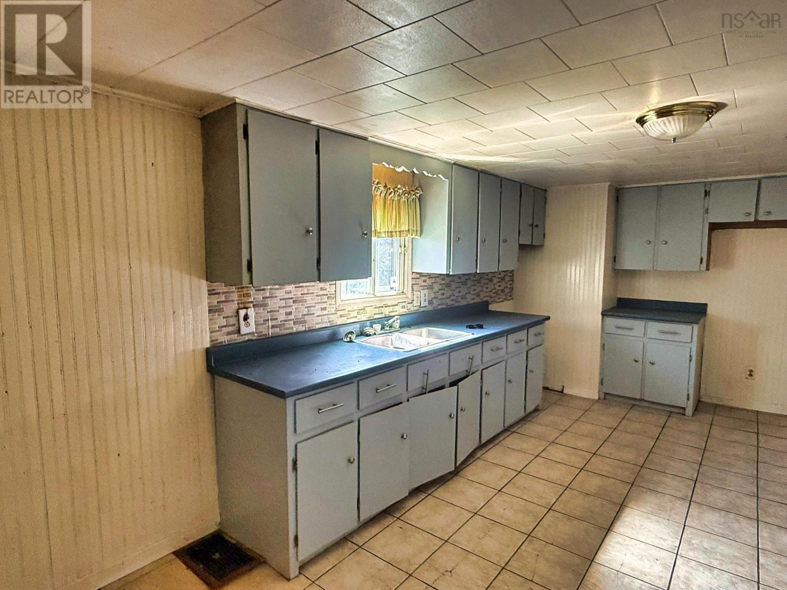 557 St Peters Fourchu Road, Lower L'ardoise, Nova Scotia  B0E 1W0 - Photo 5 - 202624011