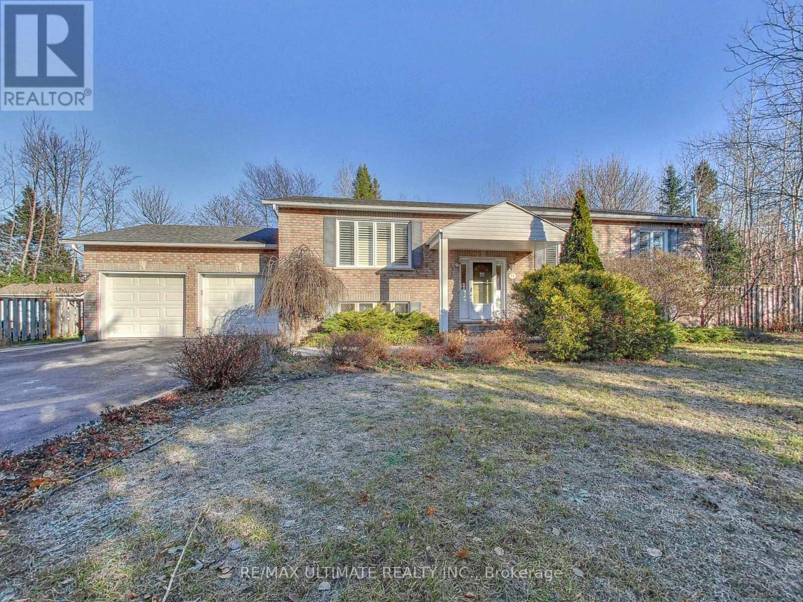 71 61st Street S, Wasaga Beach, Ontario  L9Z 2Z3 - Photo 2 - S13813794