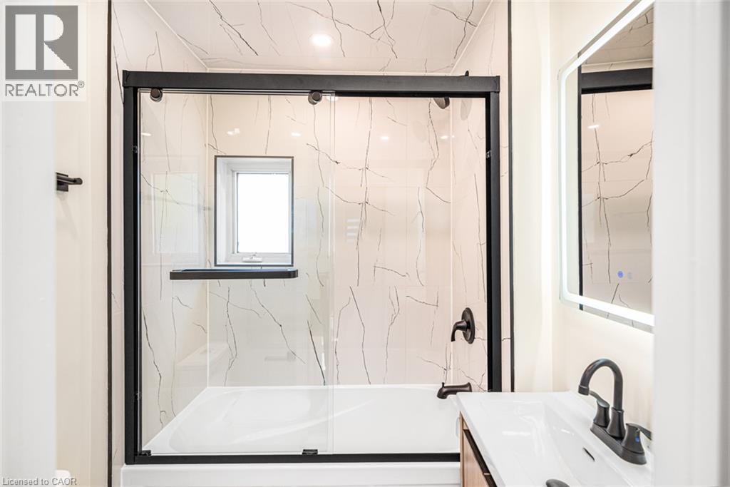 250 Rosslyn Avenue N, Hamilton, Ontario  L8L 7R1 - Photo 27 - 40862192
