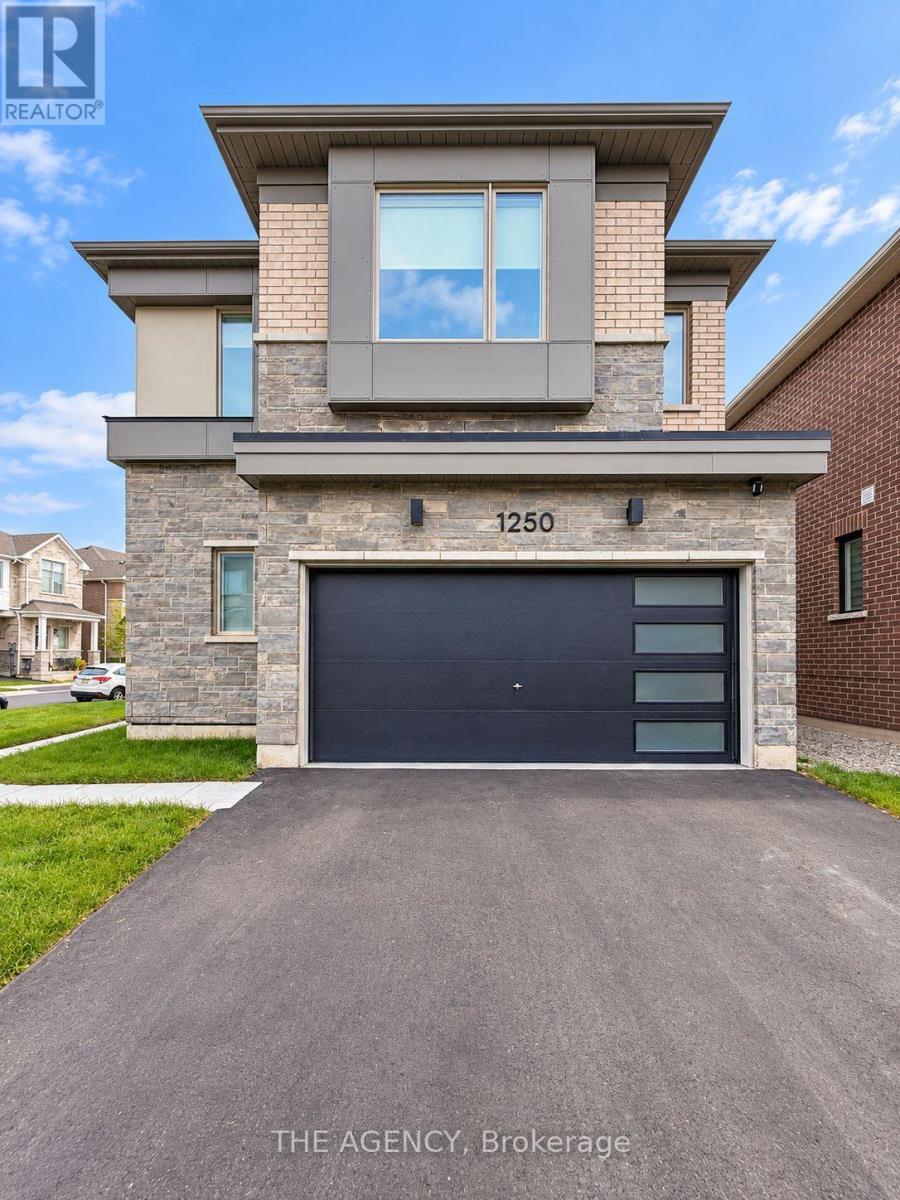 1250 Stirling Todd Terrace, Milton, Ontario  L9E 2E5 - Photo 2 - W13813624