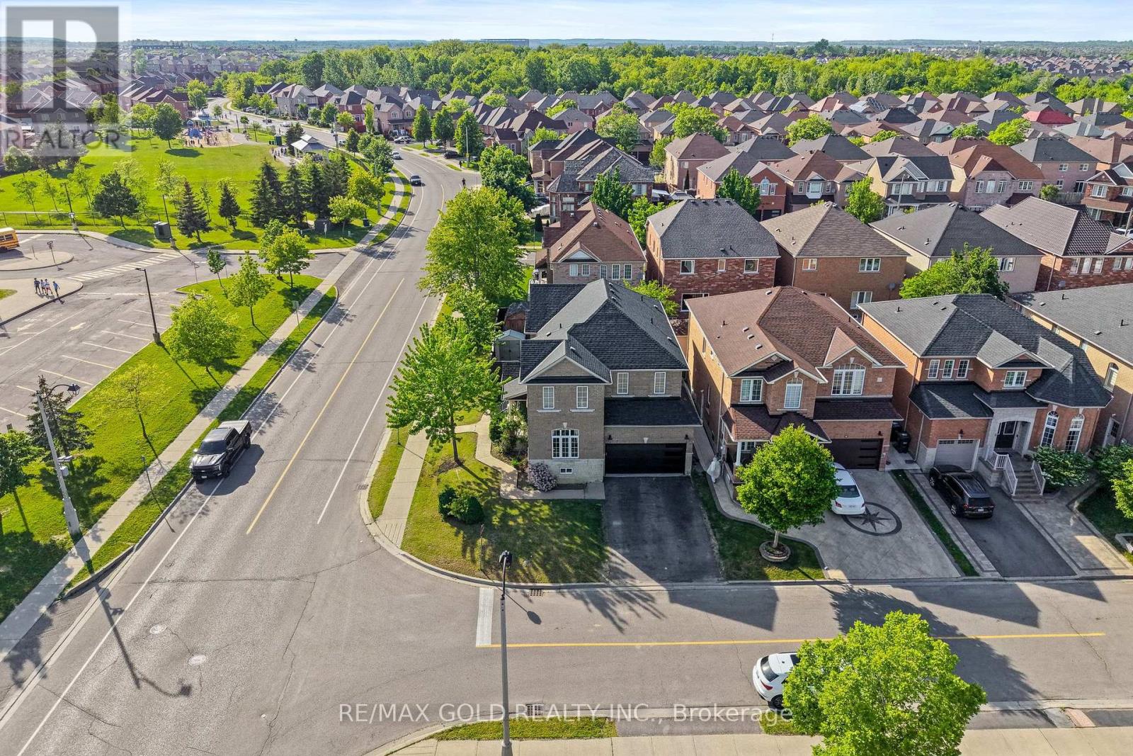 261 MOUNTAINASH ROAD, brampton (sandringham-wellington), Ontario