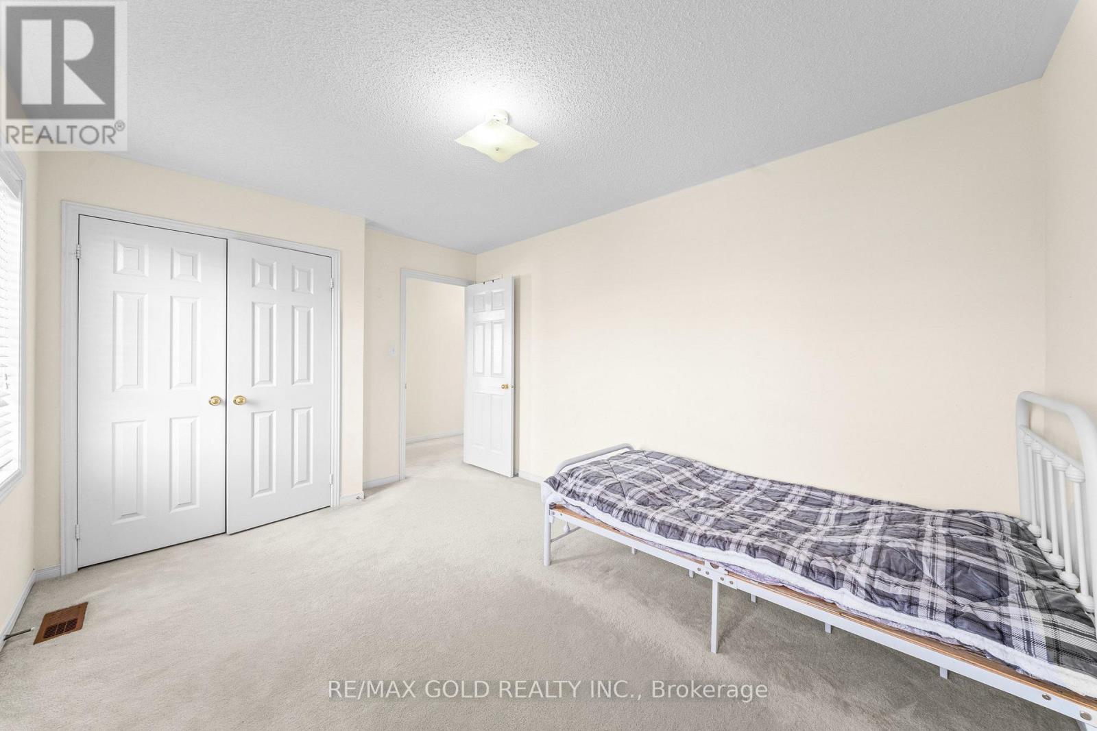 261 Mountainash Road, Brampton (Sandringham-Wellington), Ontario  L6R 3M3 - Photo 35 - W13813798