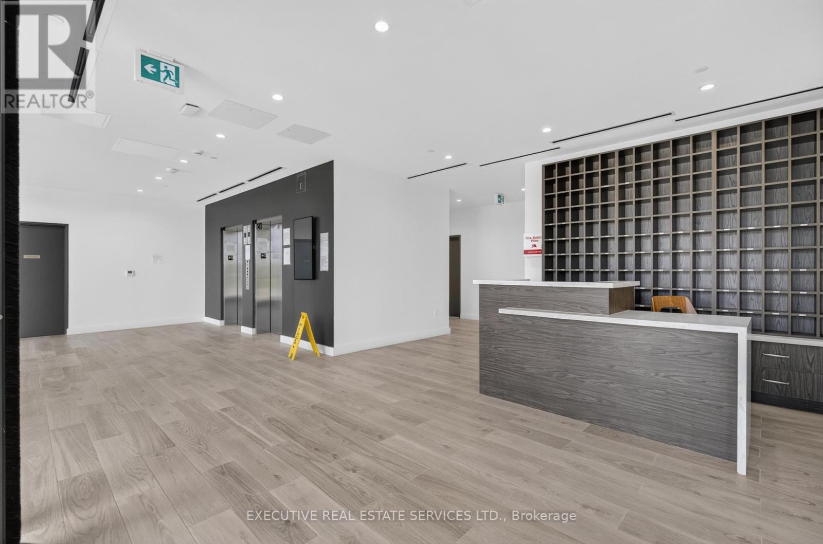 405 - 996 Martin Grove Road, Toronto (West Humber-Clairville), Ontario  M9W 4V8 - Photo 12 - W13813868
