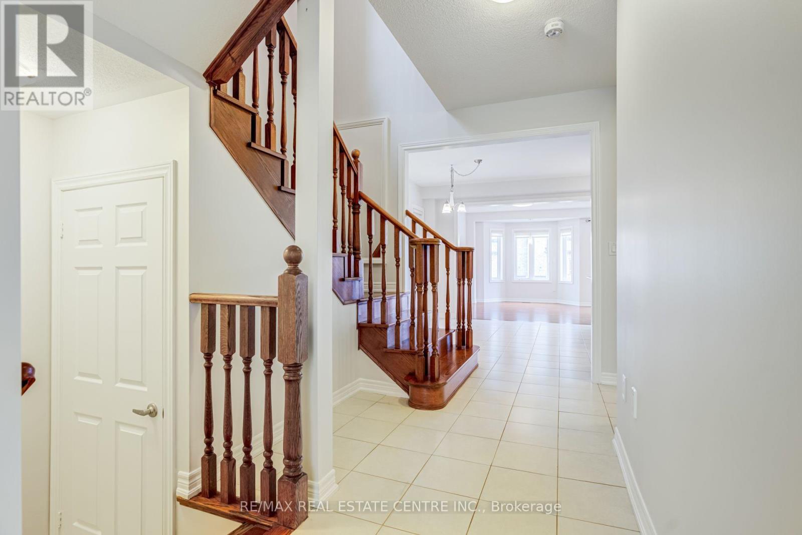 464 George Ryan Avenue, Oakville, Ontario  L6H 7H5 - Photo 7 - W13813882