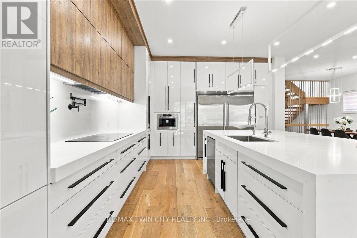 320 Otterbein Road, Kitchener, Ontario  N2B 0A7 - Photo 10 - X13813782