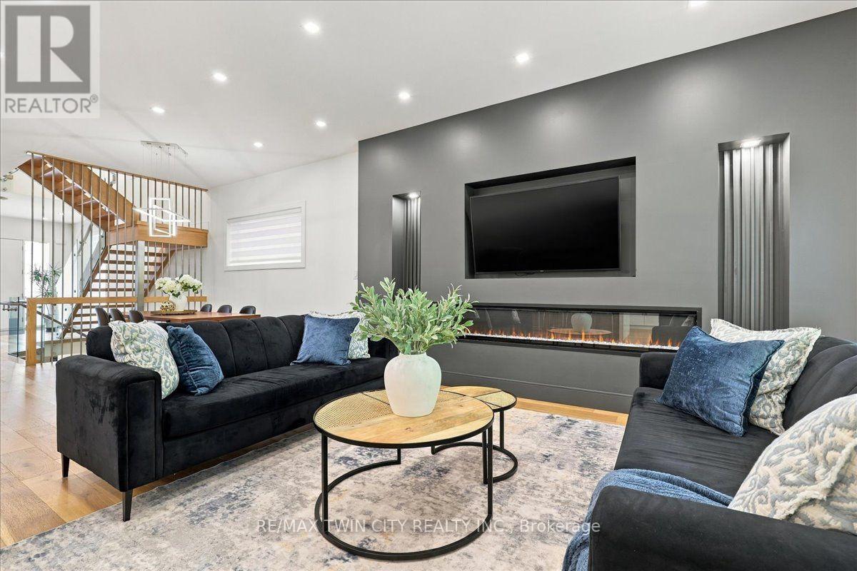 320 Otterbein Road, Kitchener, Ontario  N2B 0A7 - Photo 17 - X13813782