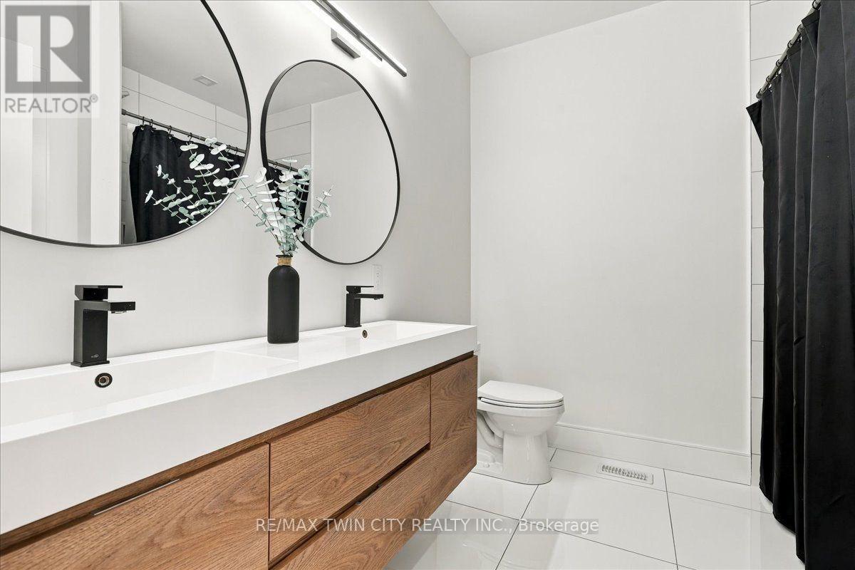320 Otterbein Road, Kitchener, Ontario  N2B 0A7 - Photo 31 - X13813782