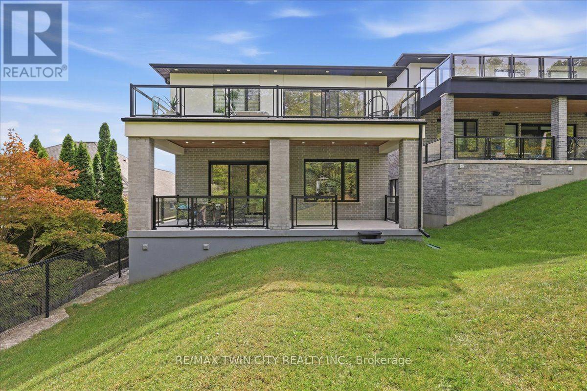 320 Otterbein Road, Kitchener, Ontario  N2B 0A7 - Photo 46 - X13813782
