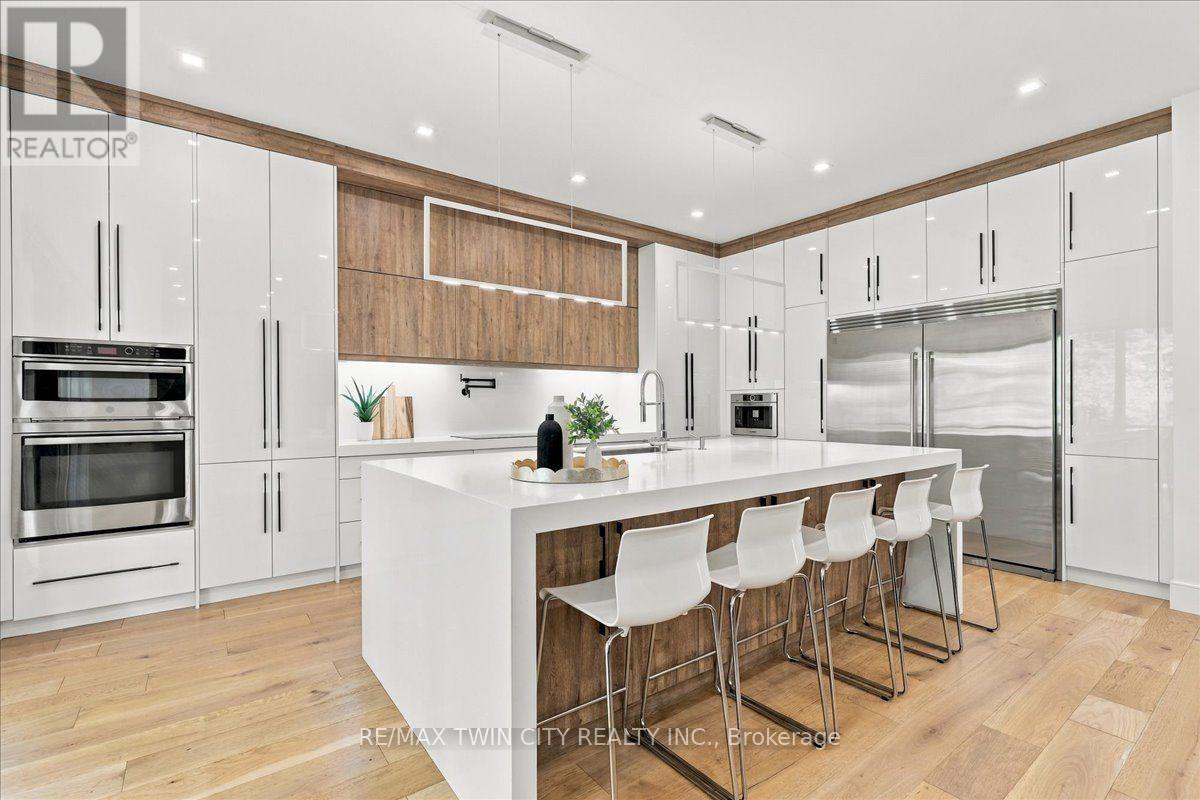320 Otterbein Road, Kitchener, Ontario  N2B 0A7 - Photo 9 - X13813782