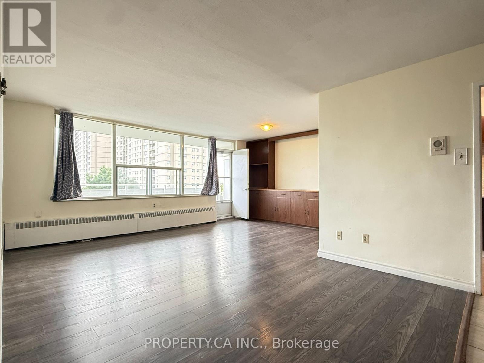 411 - 10 PARKWAY FOREST DRIVE, Toronto, Ontario