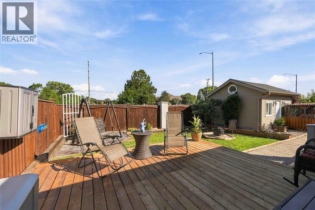 740 REMINGTON COURT photo 40
