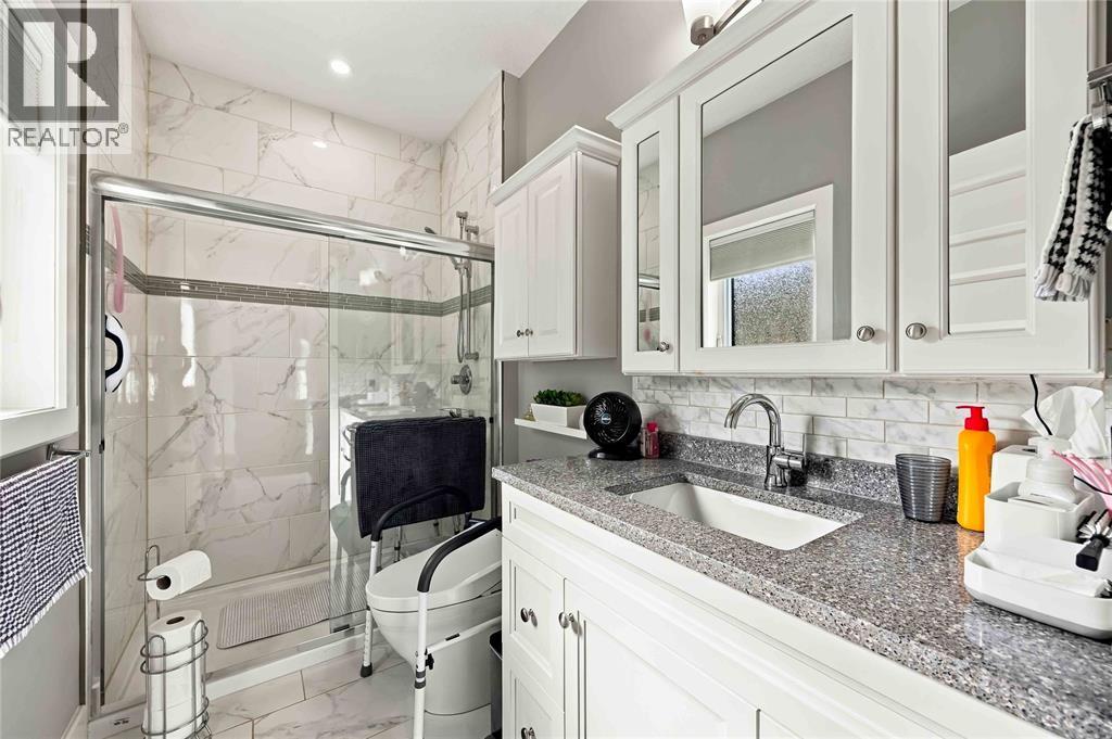 740 REMINGTON COURT photo 23