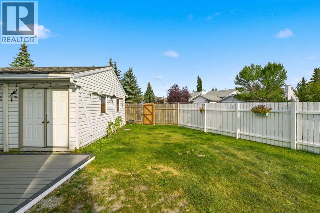 48 West Aarsby Road, Cochrane, Alberta  T4C 1L3 - Photo 25 - A2341434