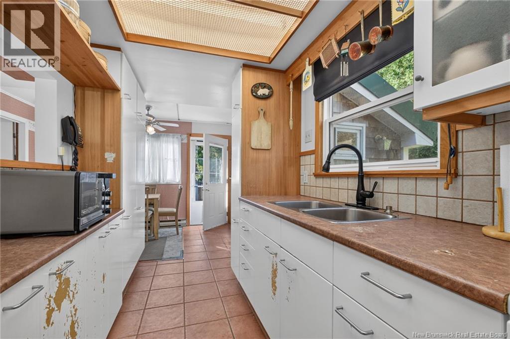 28 Young Street, Grand Bay-Westfield, New Brunswick  E5K 2P8 - Photo 9 - NB147576