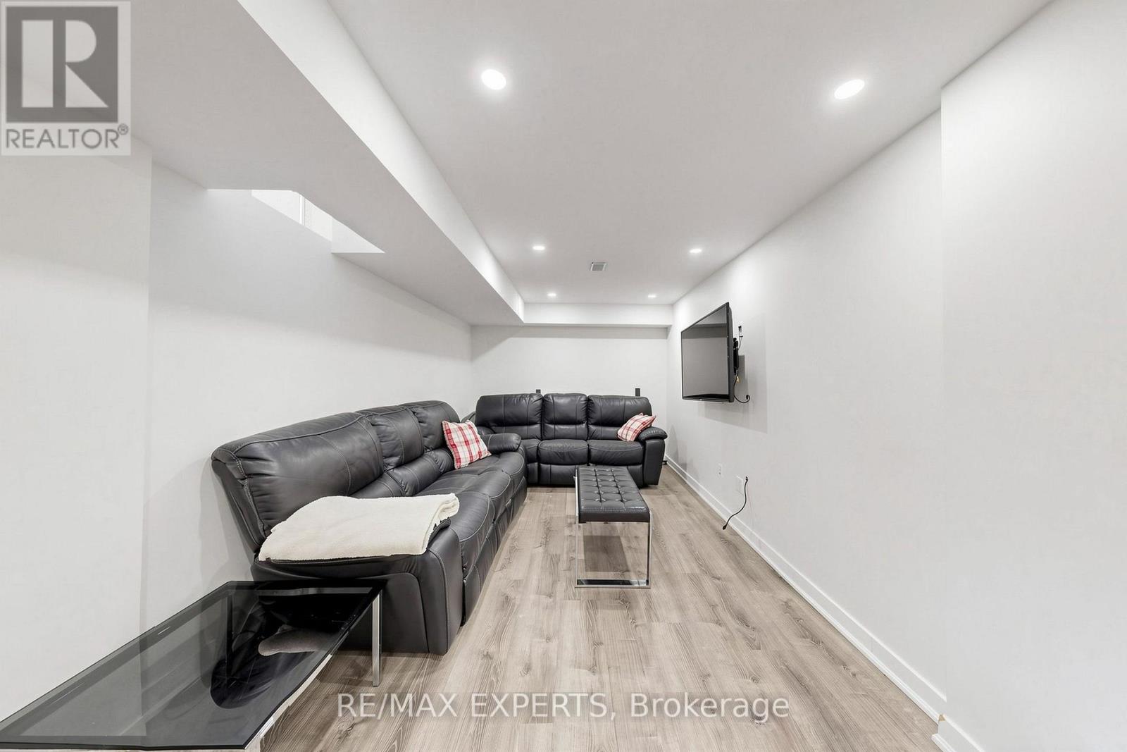 40 Waterbury Street, Caledon, Ontario  L7E 1X4 - Photo 33 - W13813594