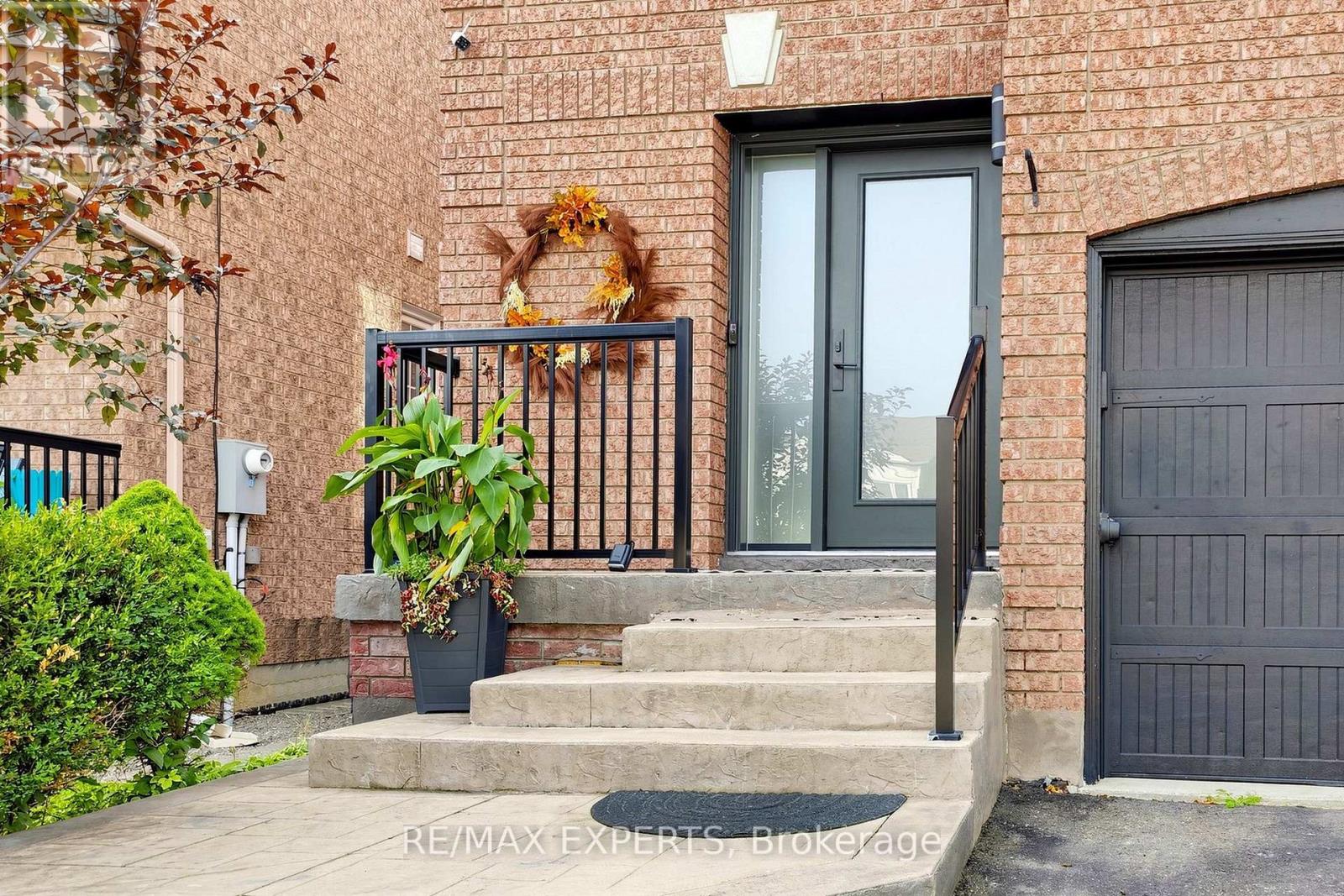 40 Waterbury Street, Caledon, Ontario  L7E 1X4 - Photo 3 - W13813594