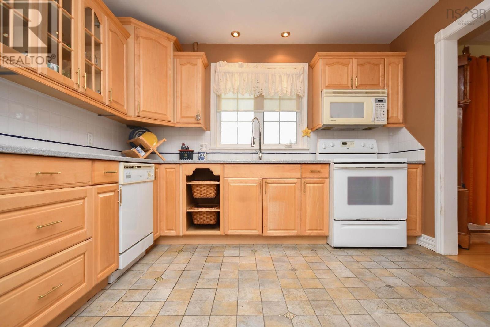 21 Sonia Drive, Lawrencetown, Nova Scotia  B2Z 1L2 - Photo 9 - 202624015