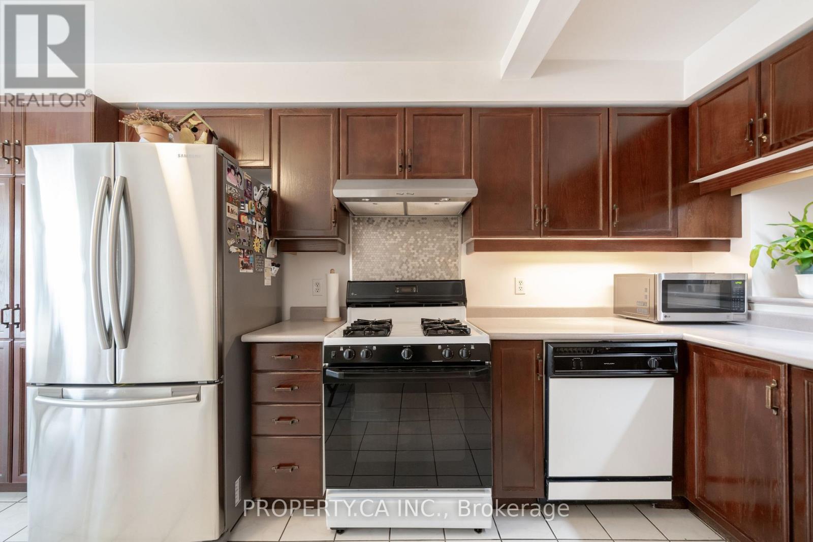 72 Desert Sand Drive, Brampton, Ontario  L6R 1V6 - Photo 10 - W13580614