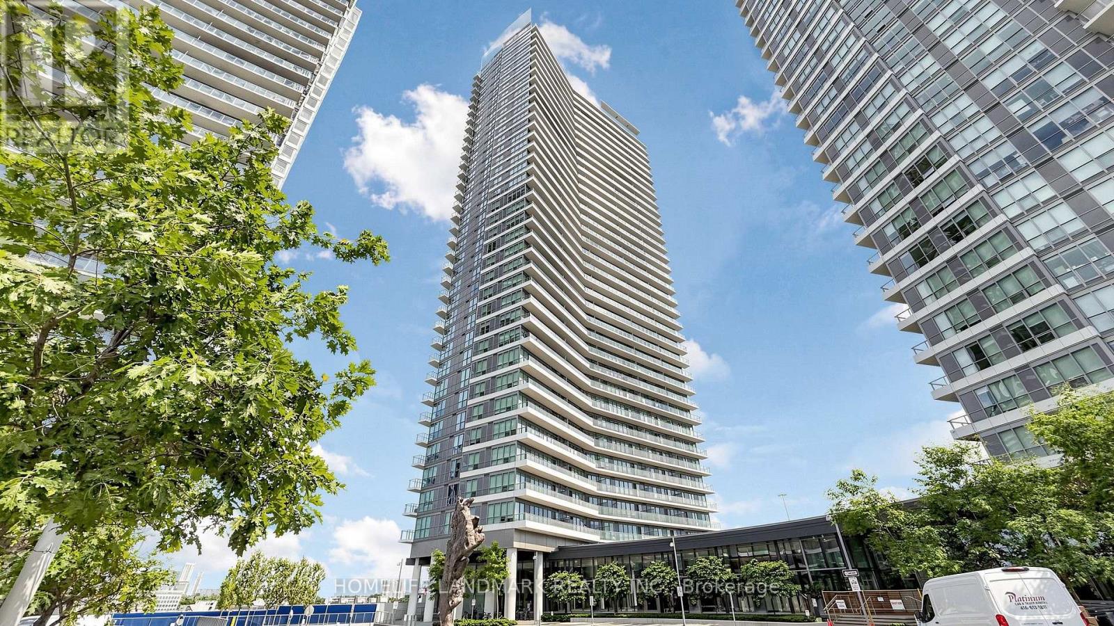 SPH09 - 117 MCMAHON DRIVE, Toronto, Ontario