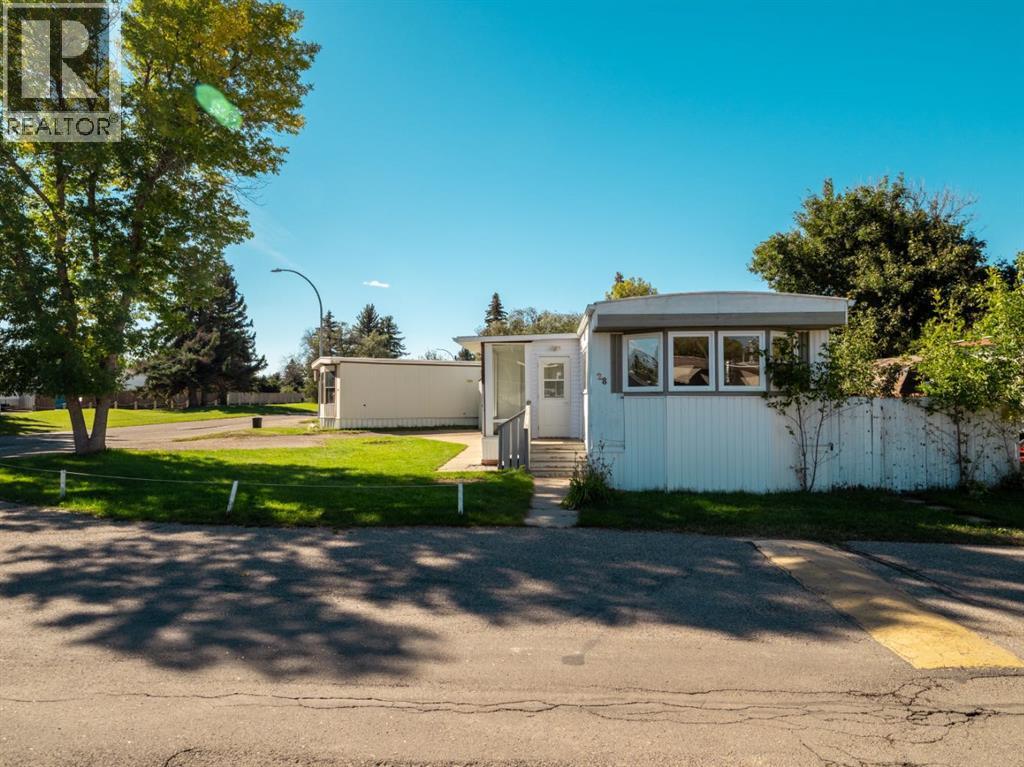 #28, 2300 13 Street N, Lethbridge, Alberta  T1H 4E8 - Photo 2 - A2345616