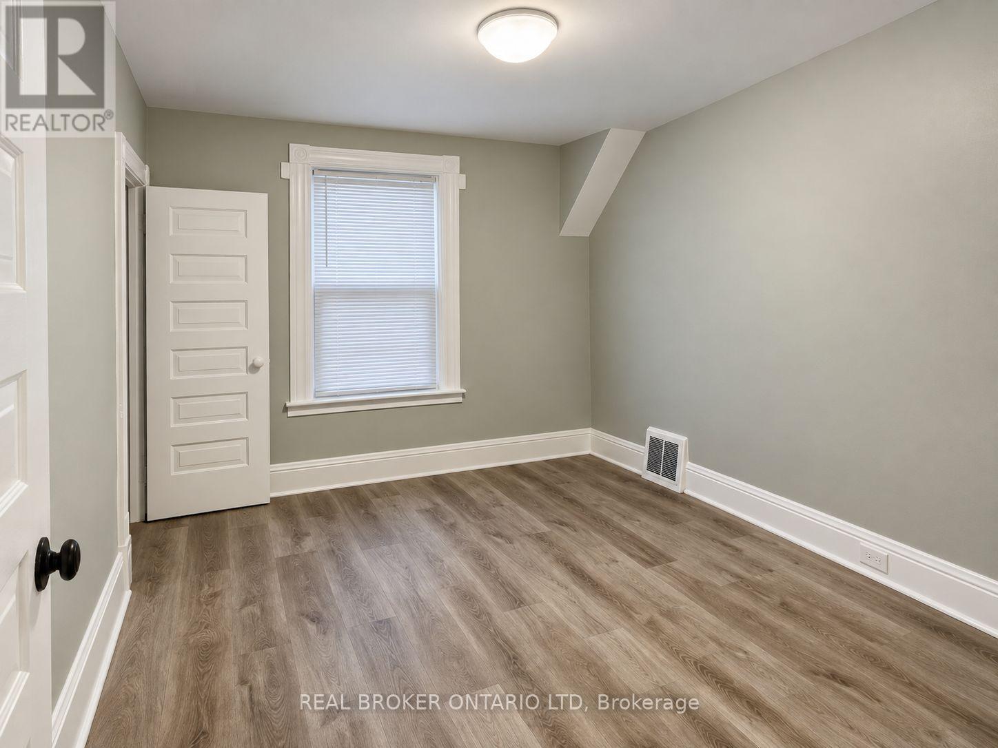 31 Myrtle Street, St. Thomas, Ontario  N5R 2E6 - Photo 11 - X13814026