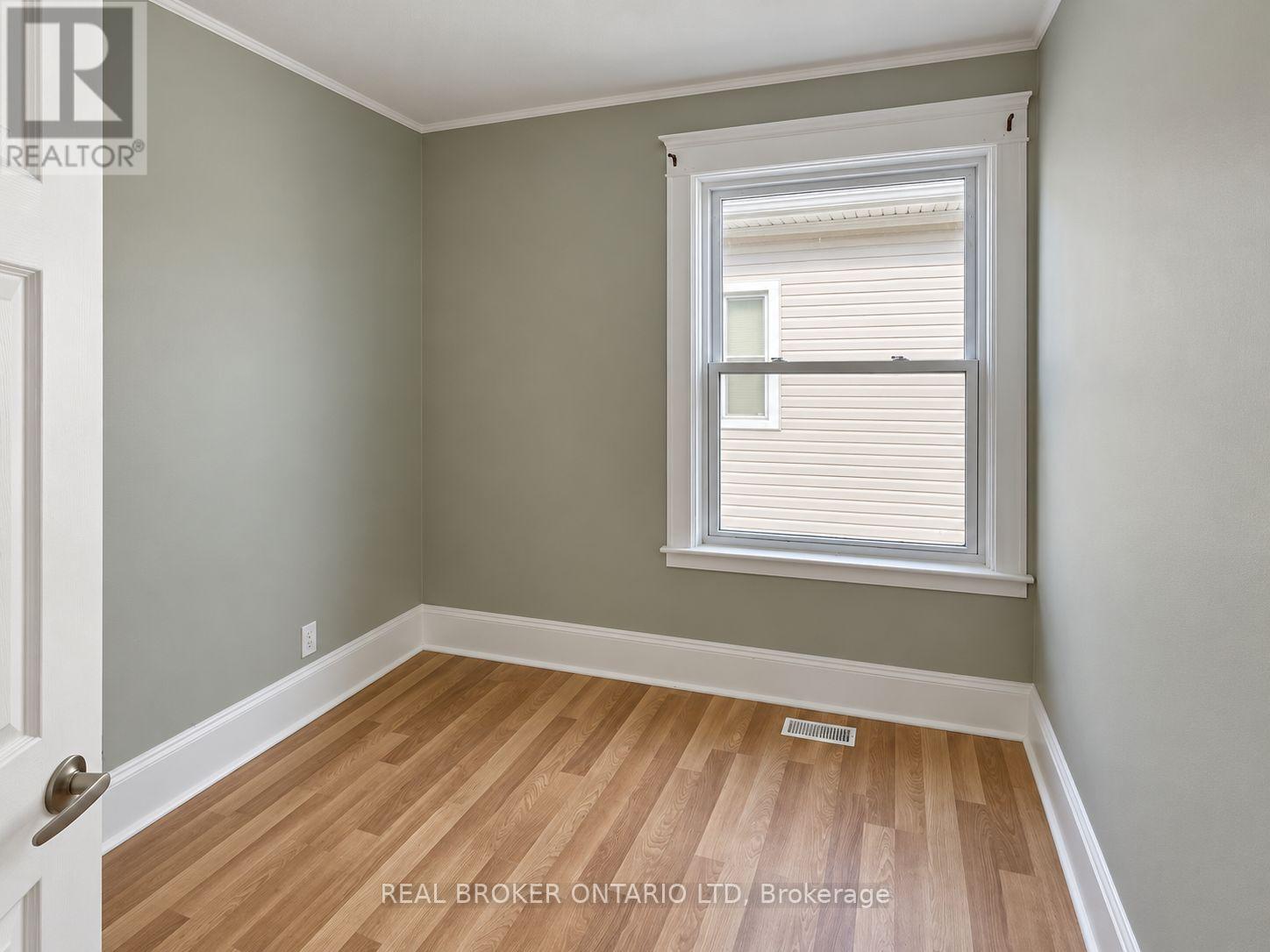 31 Myrtle Street, St. Thomas, Ontario  N5R 2E6 - Photo 5 - X13814026