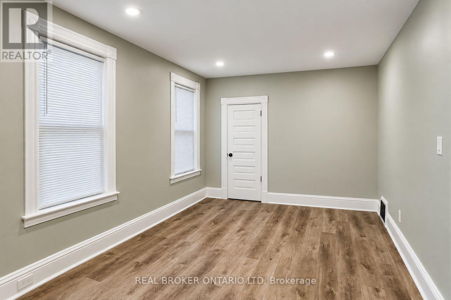 31 Myrtle Street, St. Thomas, Ontario  N5R 2E6 - Photo 8 - X13814026