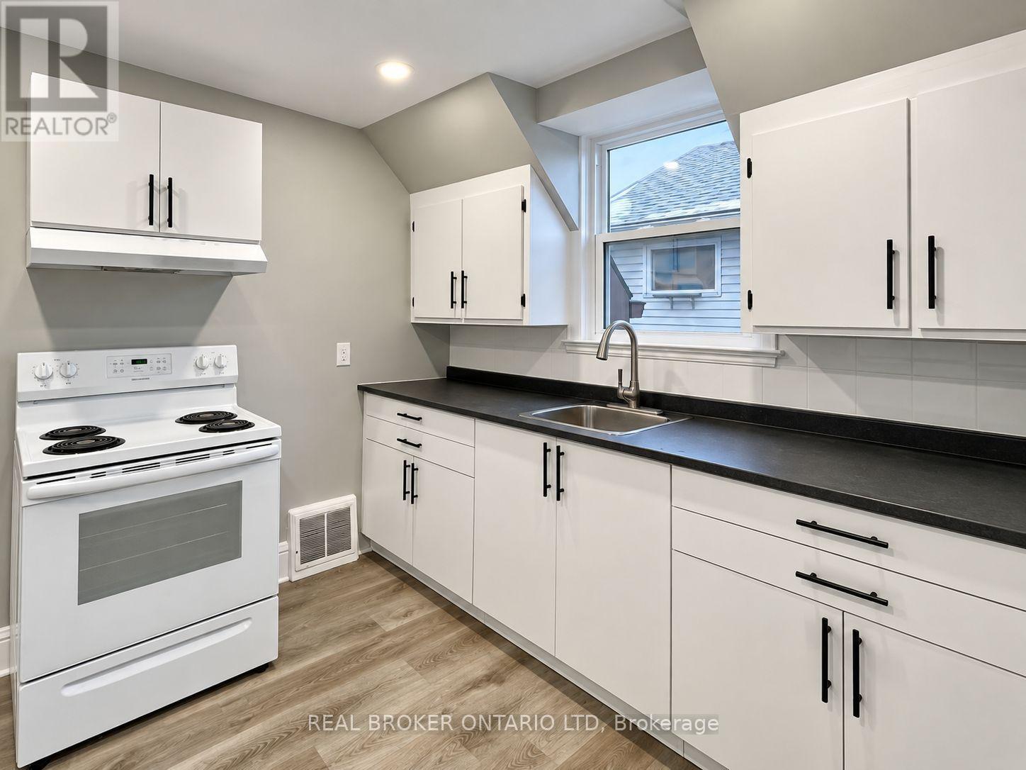 31 Myrtle Street, St. Thomas, Ontario  N5R 2E6 - Photo 9 - X13814026