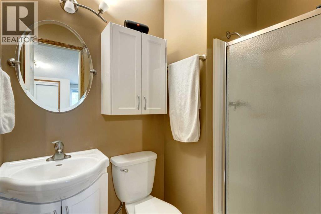 386 Brae Glen Crescent Sw, Calgary, Alberta  T2W 1B6 - Photo 16 - A2343218