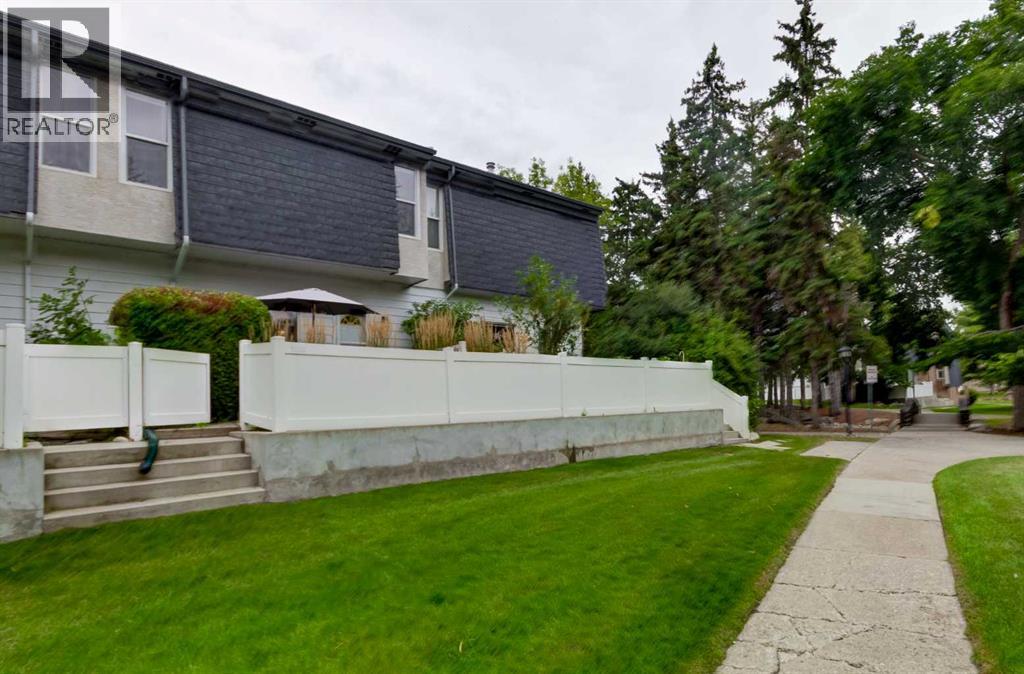 386 Brae Glen Crescent Sw, Calgary, Alberta  T2W 1B6 - Photo 29 - A2343218