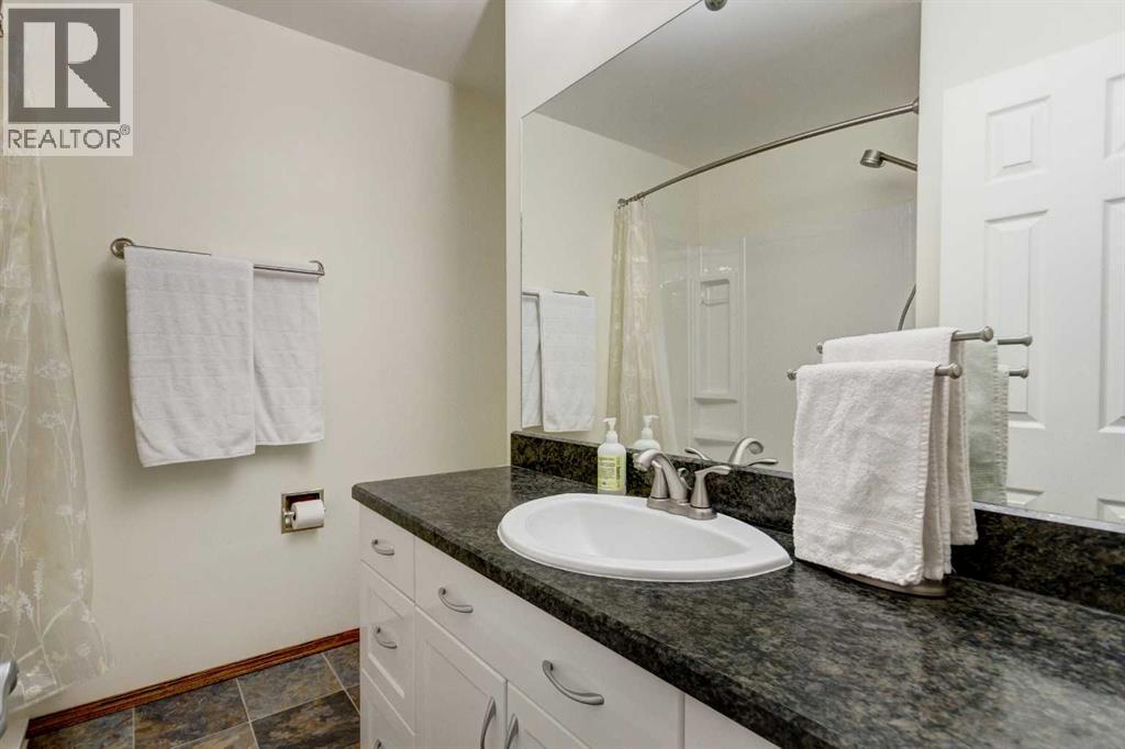 386 Brae Glen Crescent Sw, Calgary, Alberta  T2W 1B6 - Photo 20 - A2343218