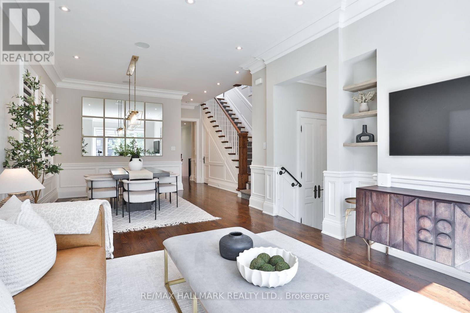 340 St Germain Avenue, Toronto, Ontario  M5M 1W5 - Photo 2 - C13814010