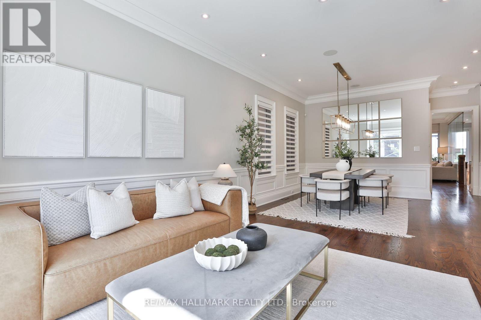 340 St Germain Avenue, Toronto, Ontario  M5M 1W5 - Photo 3 - C13814010