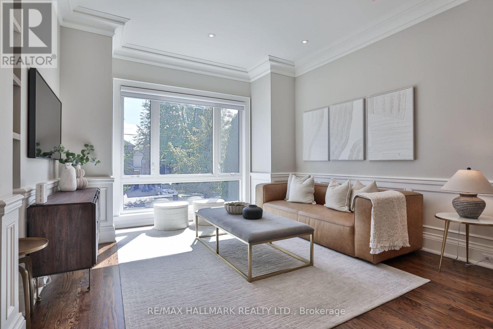 340 St Germain Avenue, Toronto, Ontario  M5M 1W5 - Photo 4 - C13814010