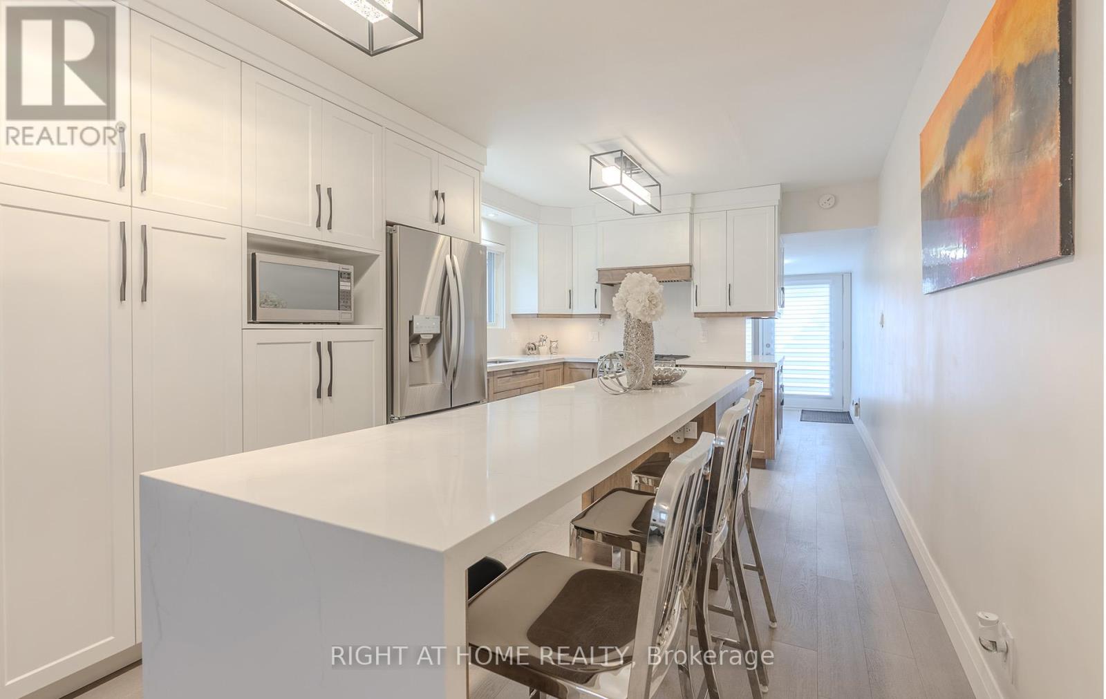 15 HAMSTEAD AVENUE, Toronto, Ontario