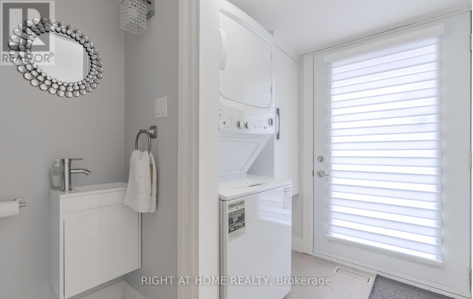 15 Hamstead Avenue, Toronto, Ontario  M4C 2S3 - Photo 18 - E13813930