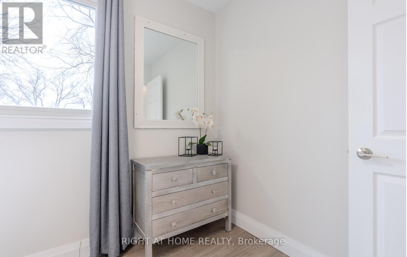 15 Hamstead Avenue, Toronto, Ontario  M4C 2S3 - Photo 26 - E13813930