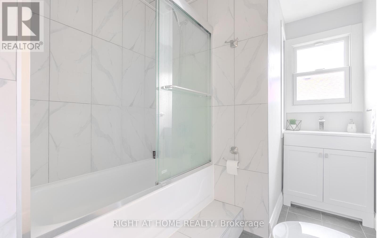 15 Hamstead Avenue, Toronto, Ontario  M4C 2S3 - Photo 29 - E13813930