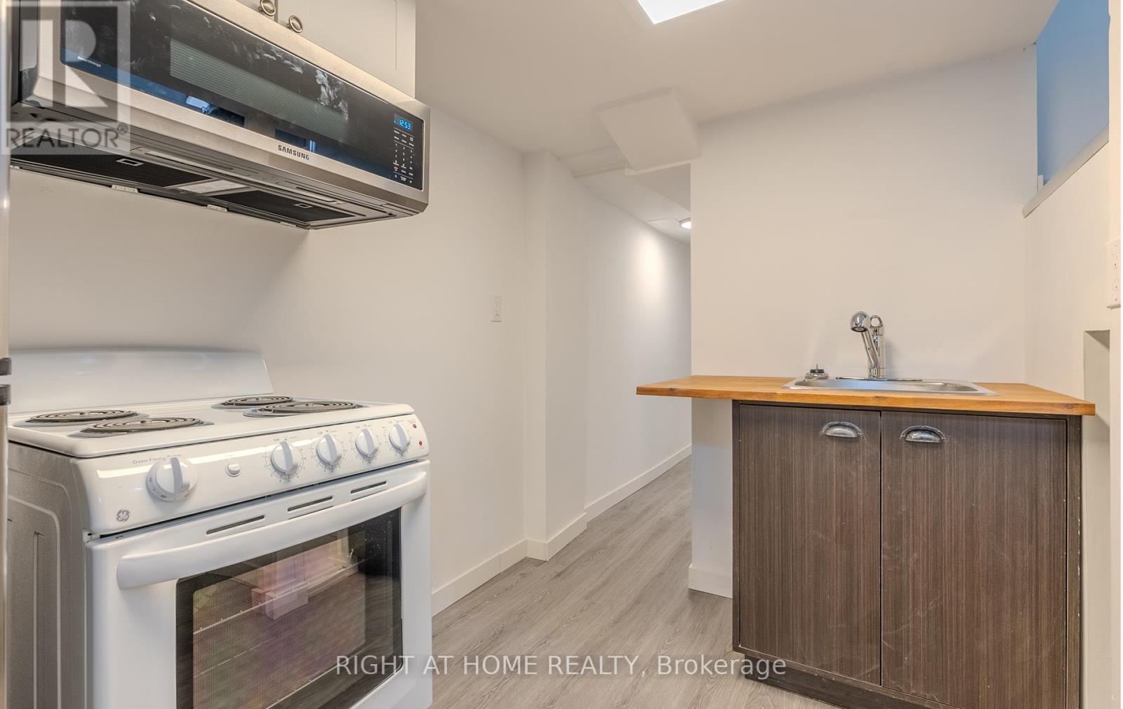 15 Hamstead Avenue, Toronto, Ontario  M4C 2S3 - Photo 35 - E13813930