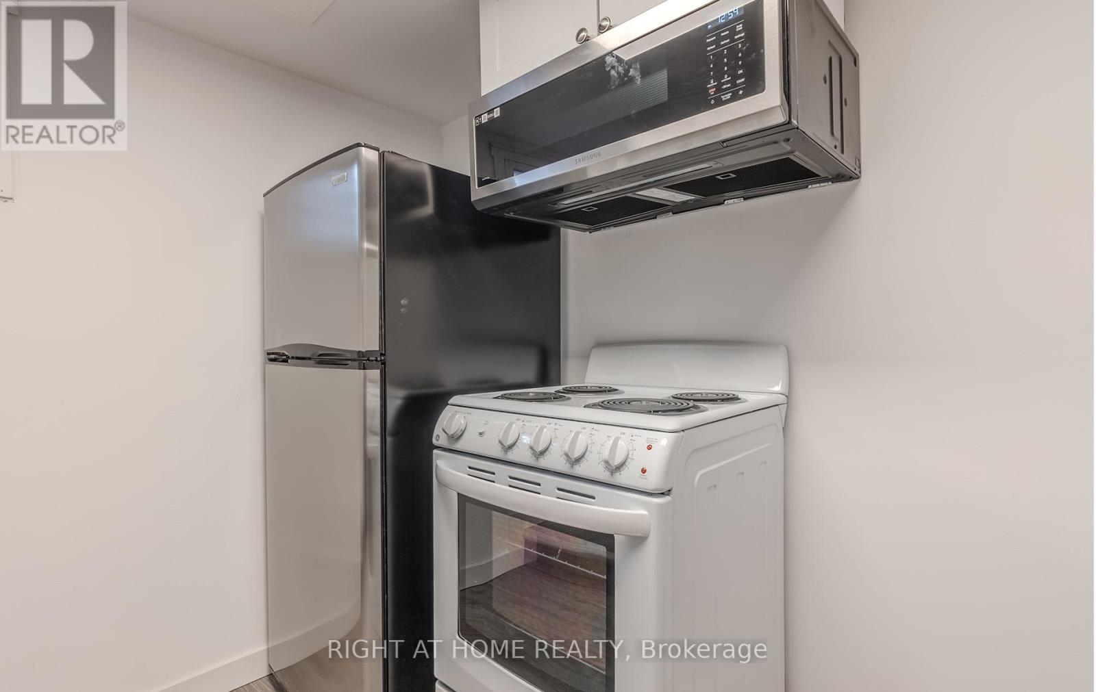 15 Hamstead Avenue, Toronto, Ontario  M4C 2S3 - Photo 36 - E13813930