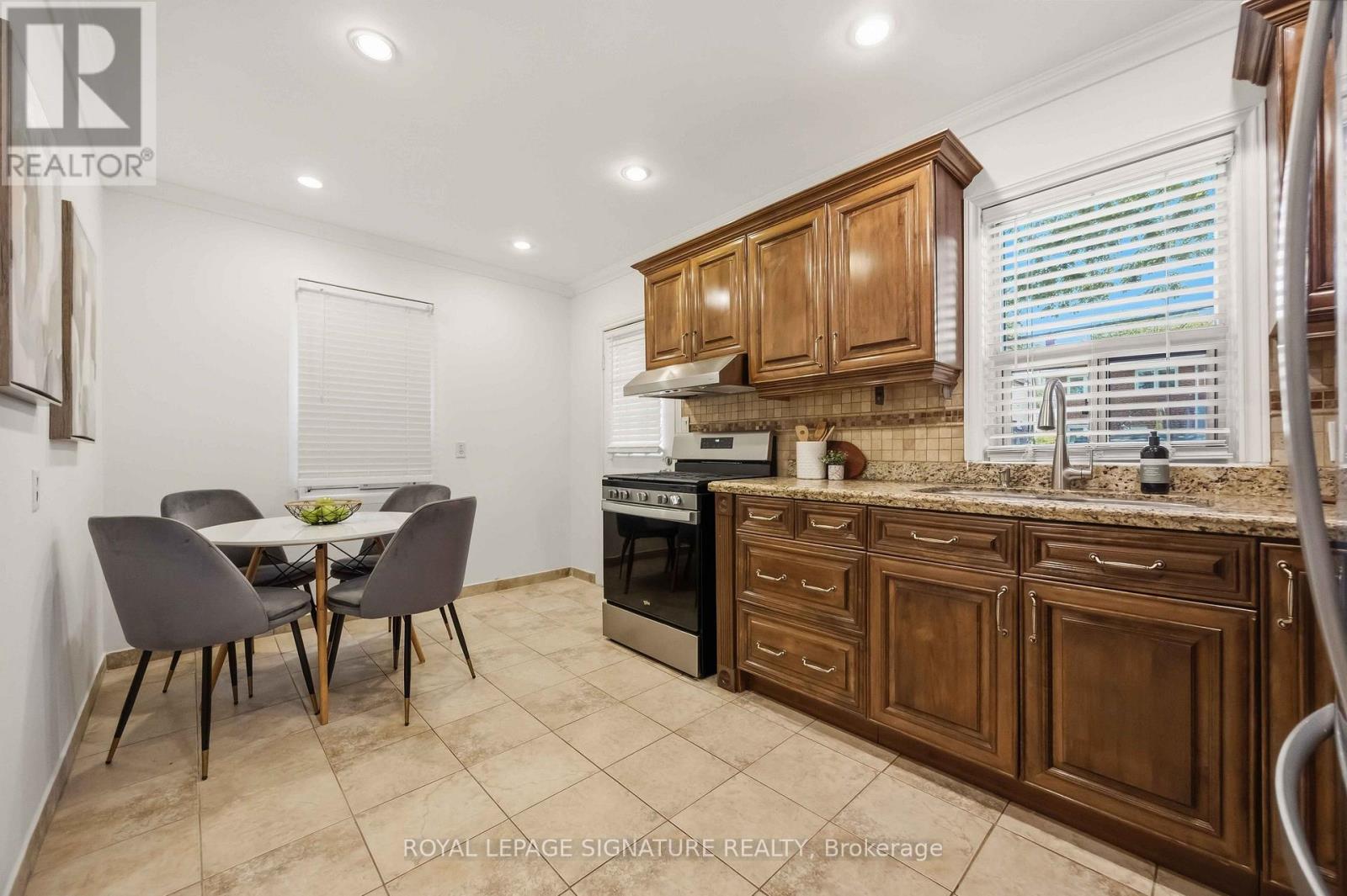 163 Bingham Avenue, Toronto, Ontario  M4E 3R2 - Photo 14 - E13813990