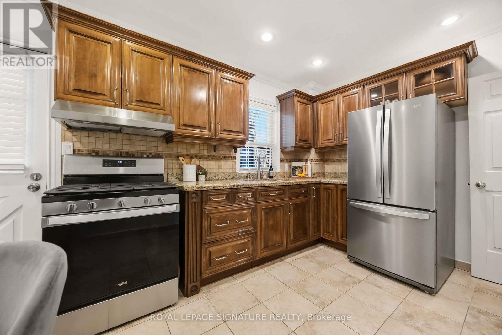 163 Bingham Avenue, Toronto, Ontario  M4E 3R2 - Photo 16 - E13813990