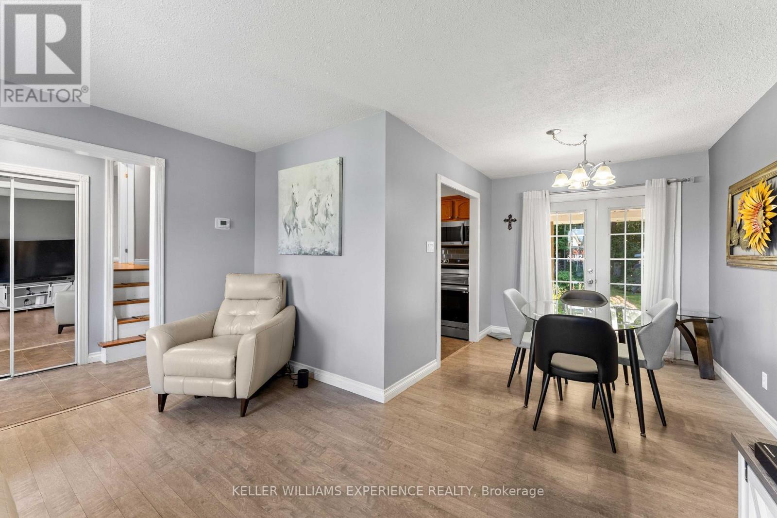 21 Ashburton Crescent, Essa (Angus), Ontario  L0M 1B0 - Photo 11 - N13813938