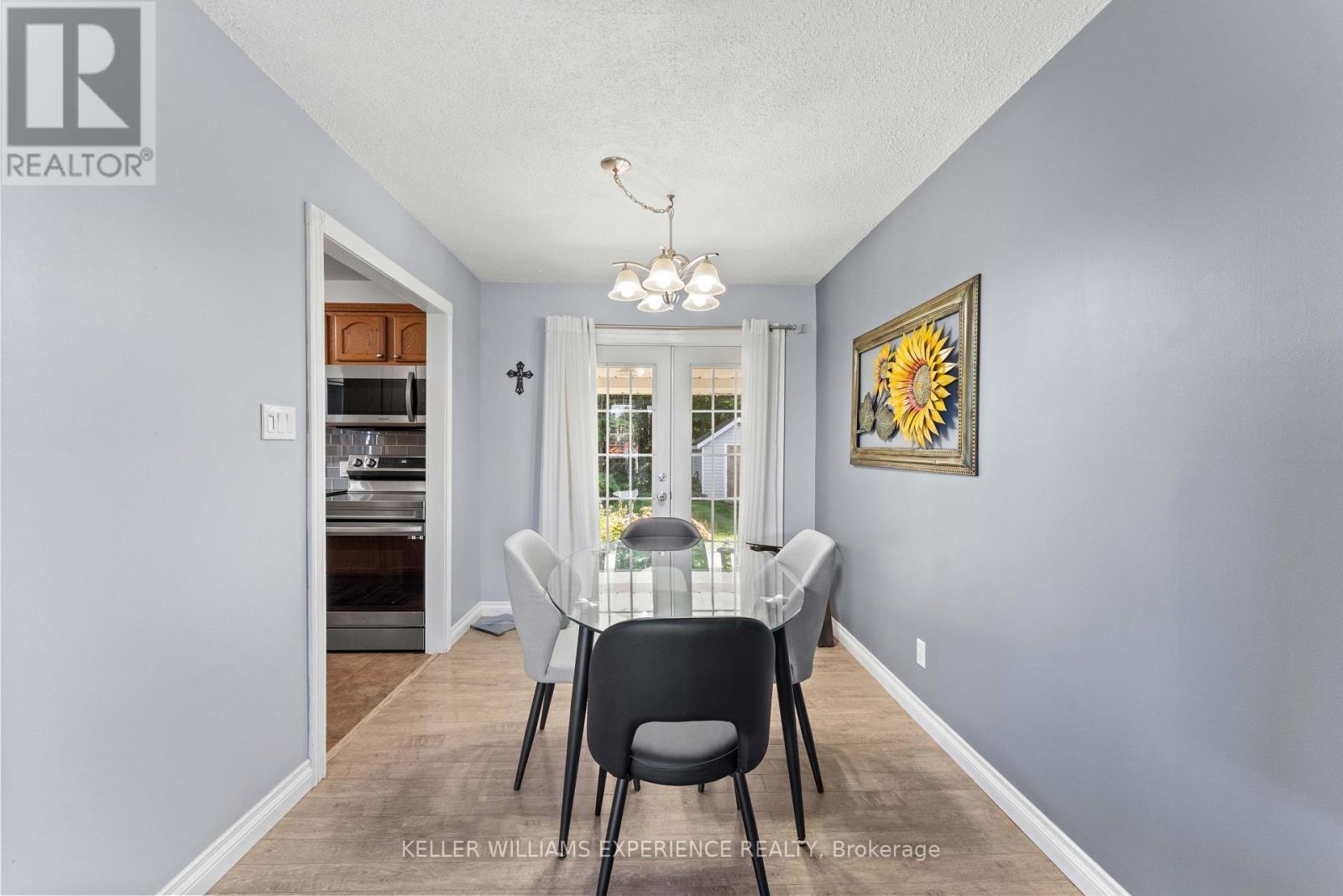 21 Ashburton Crescent, Essa (Angus), Ontario  L0M 1B0 - Photo 13 - N13813938